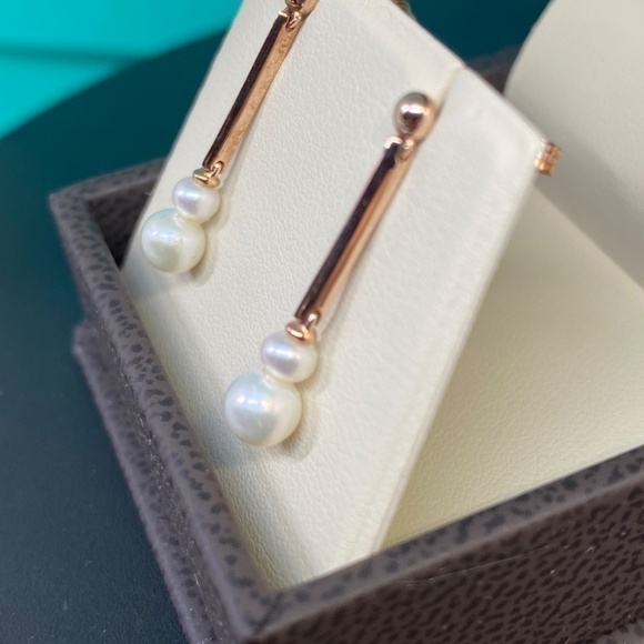 10k Rose Gold Pearl Dangle Earrings New with box - Picture 5 of 5